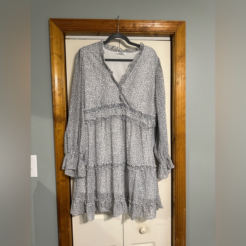 Chic Soul White + Black Long Sleeve Dress